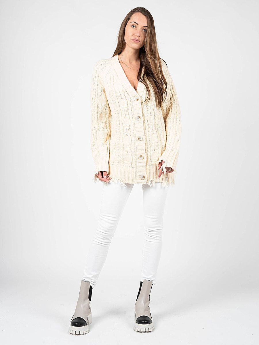 Strickjacke mit Zopfmuster und Fransen