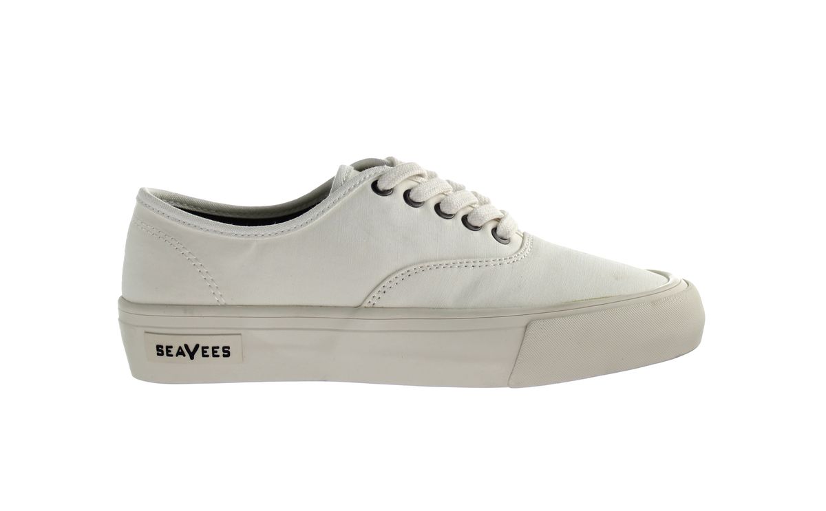 Minimalistische Canvas-Sneaker zum Schnüren