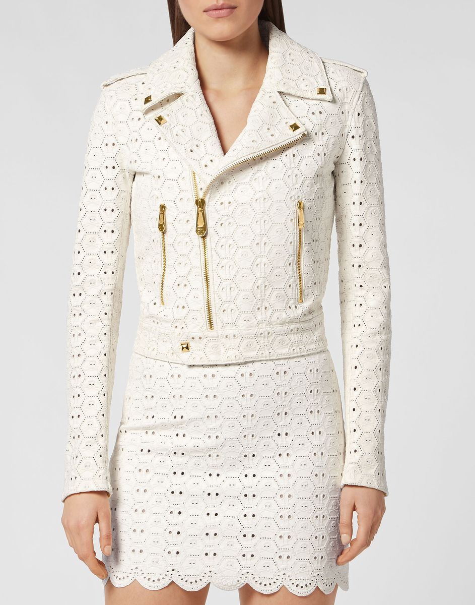 Bikerjacke mit Broderie Anglaise und Nieten