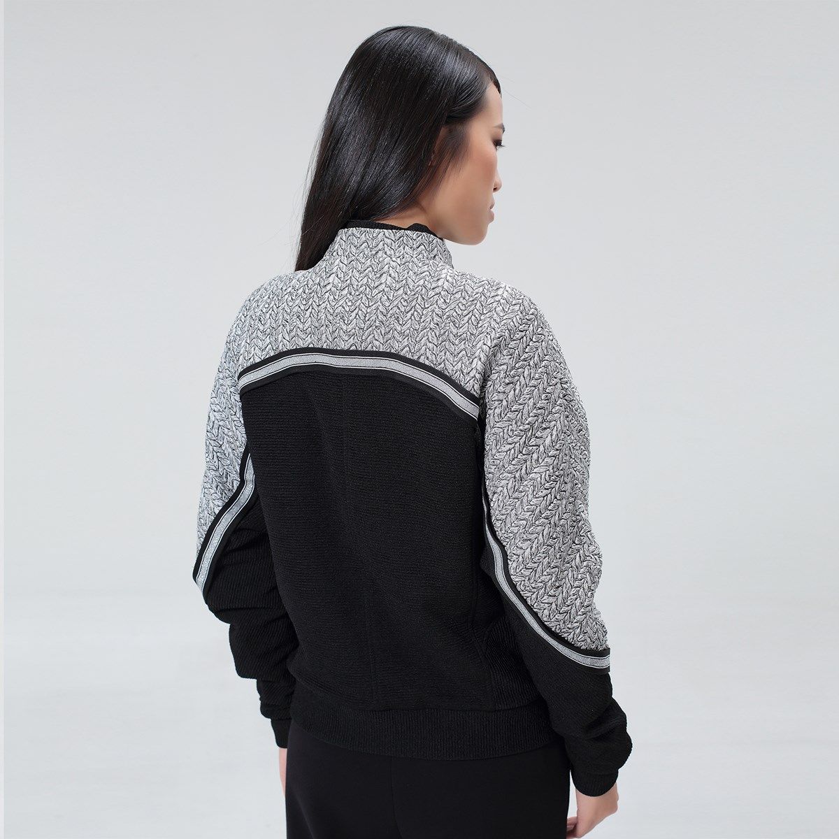 Strukturierte Bi-Material Jacquard-Jacke