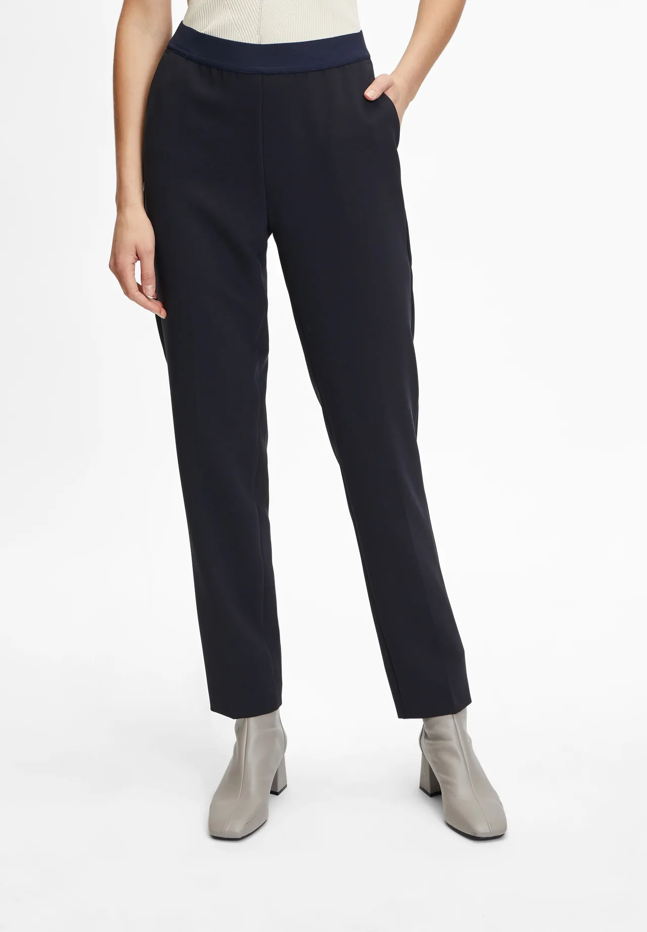 Slim Fit Verkürzte Schlupfhose