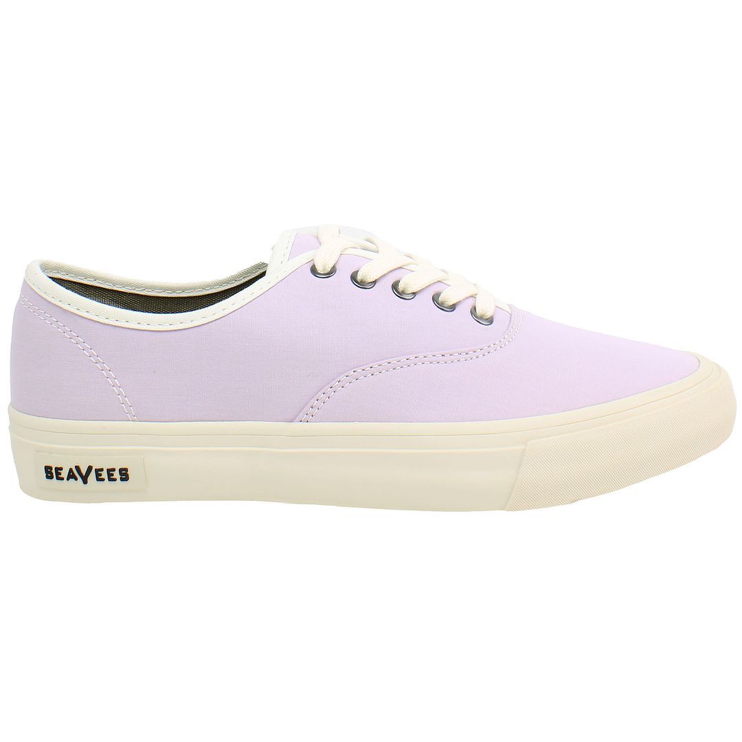 Klassische Canvas-Sneaker mit flachem Schaft