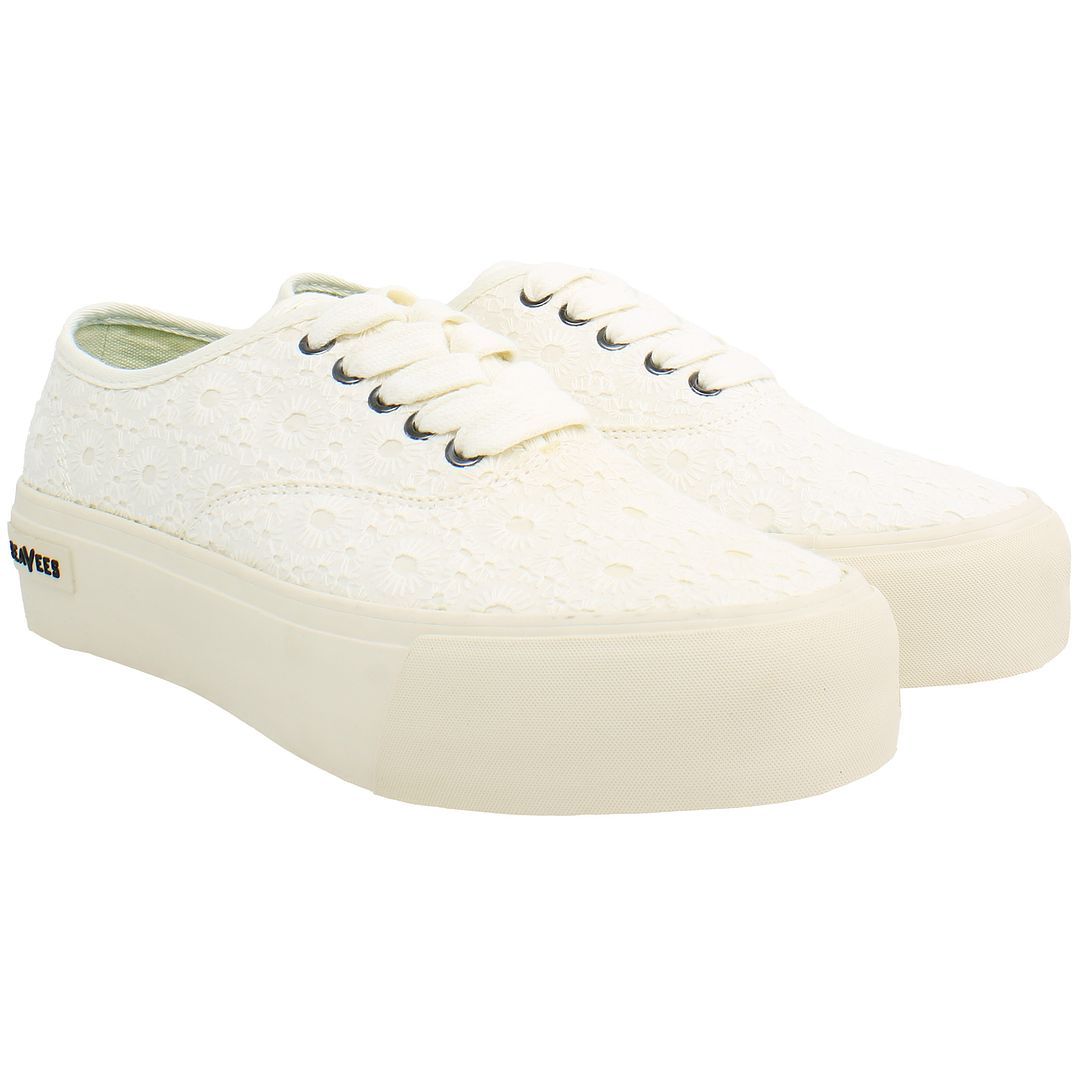 Plateau-Sneaker mit Blumenstickerei