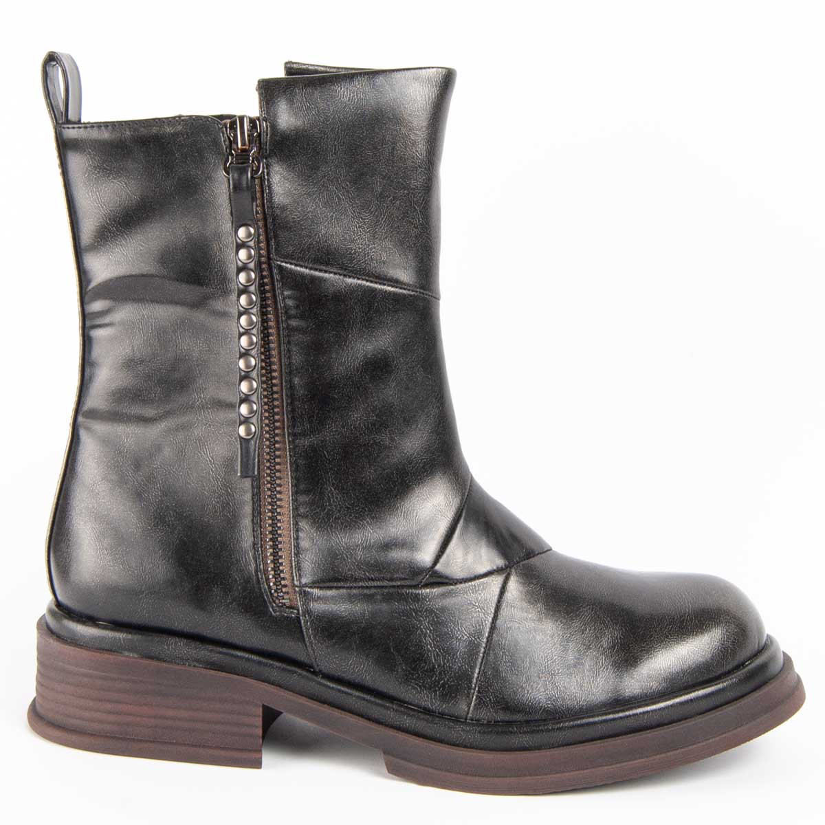 Lederstiefeletten im Distressed-Look mit Nieten