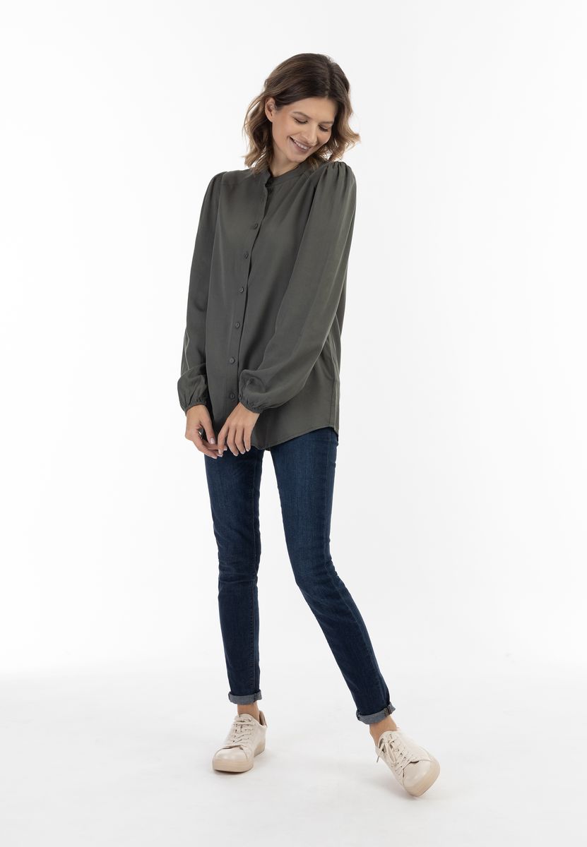 Lockere Bluse mit Stehkragen