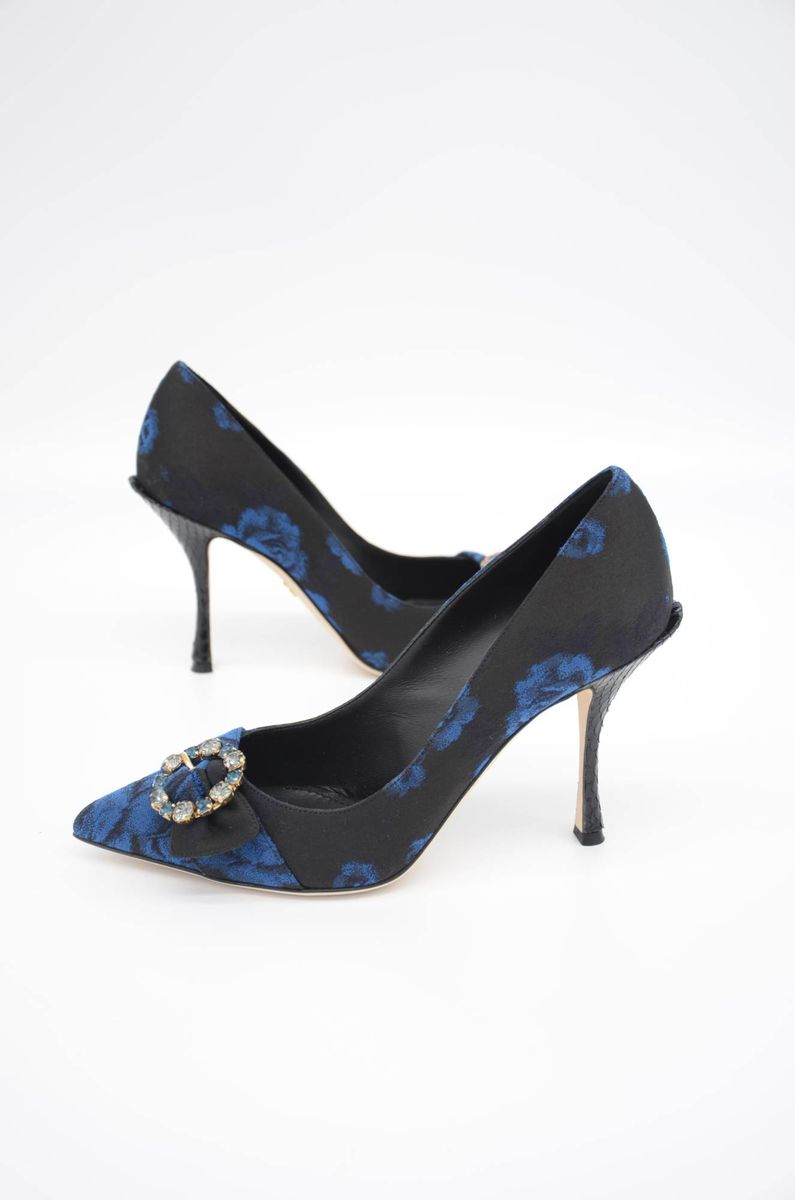 Elegante spitze Pumps mit Schmuckstein-Verzierung