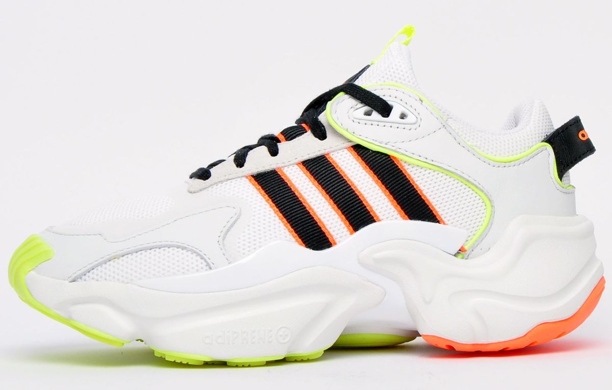 Markante Chunky-Sneaker im 2000er-Look