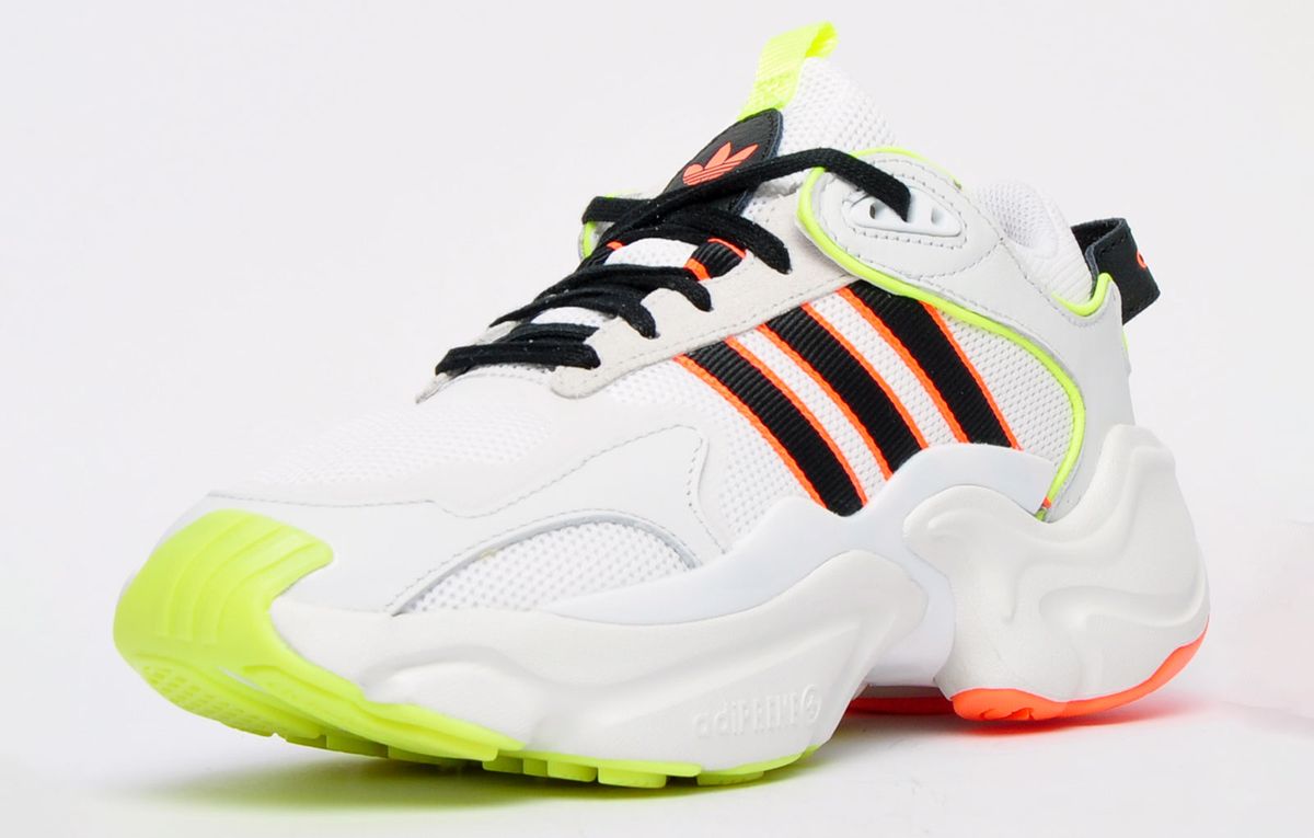 Markante Chunky-Sneaker im 2000er-Look