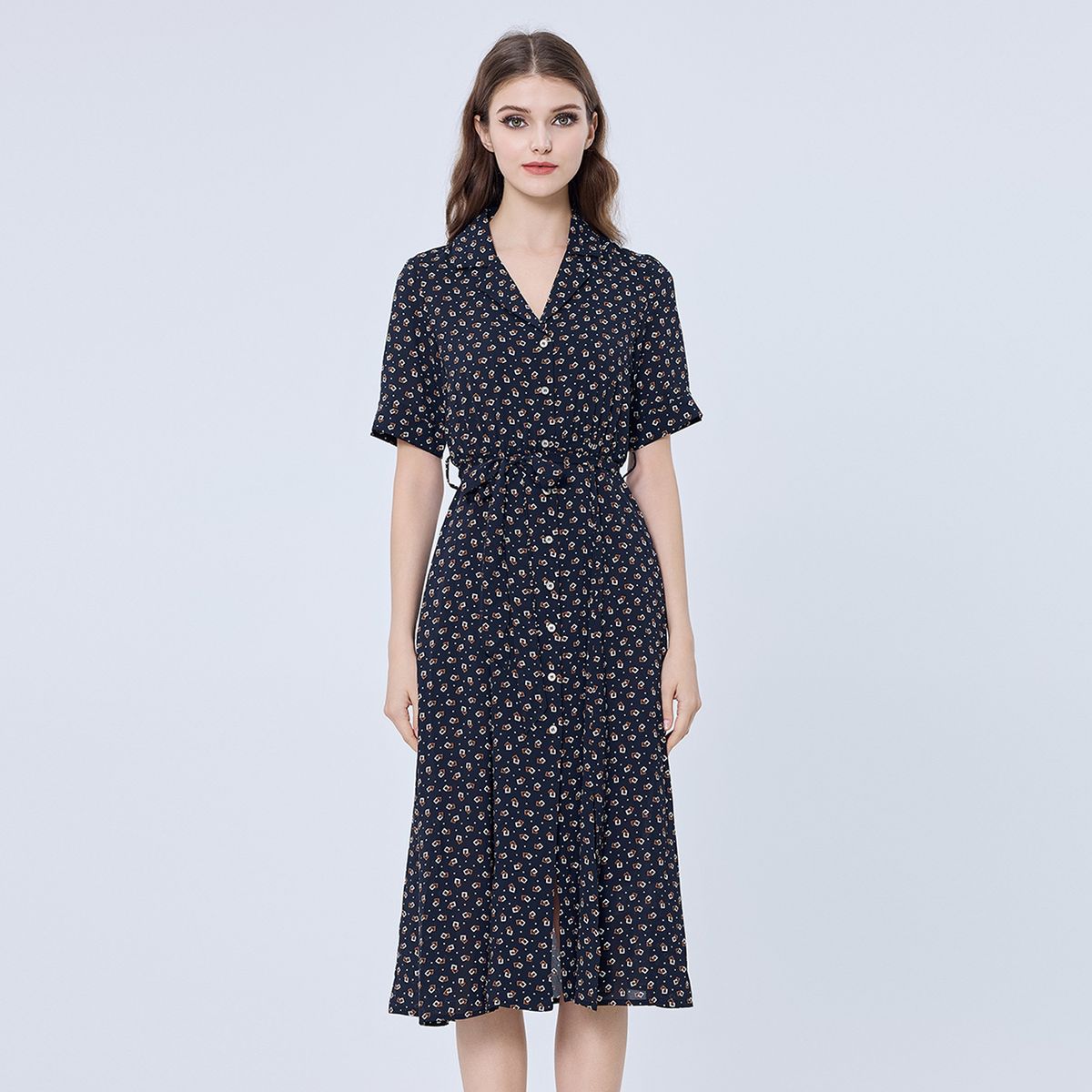 Midi-Hemdblusenkleid mit Retro-Print