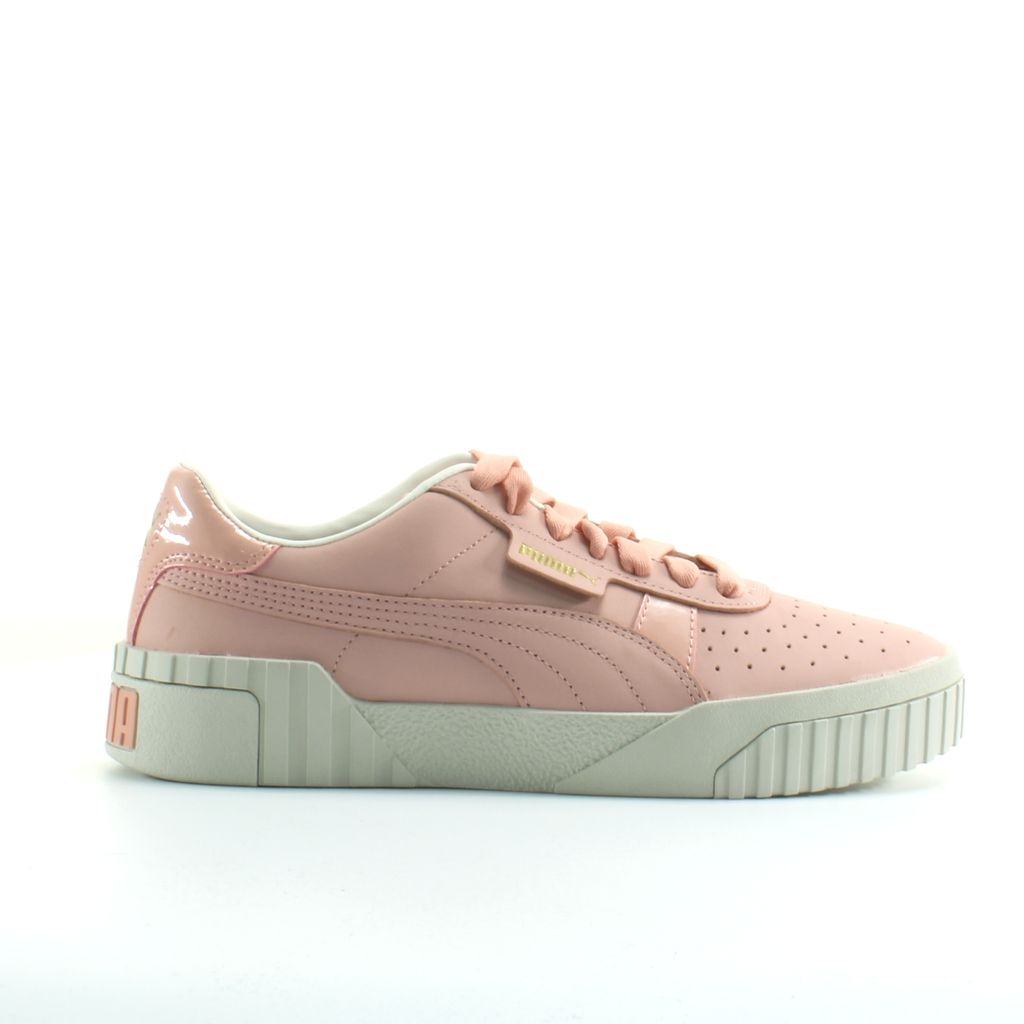 Plattform-Sneaker mit perforierter Spitze