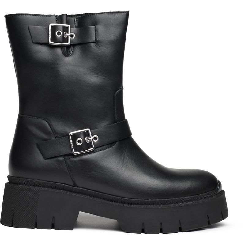 Klobige Plateaustiefel im Biker-Stil
