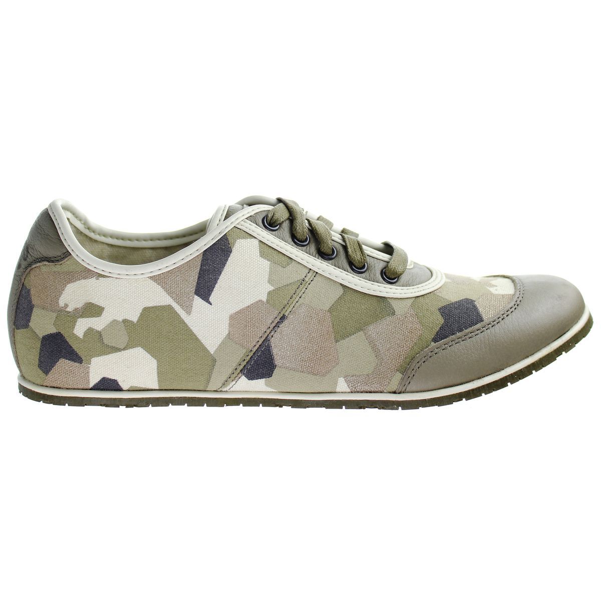 Flache Turnschuhe mit geometrischem Muster