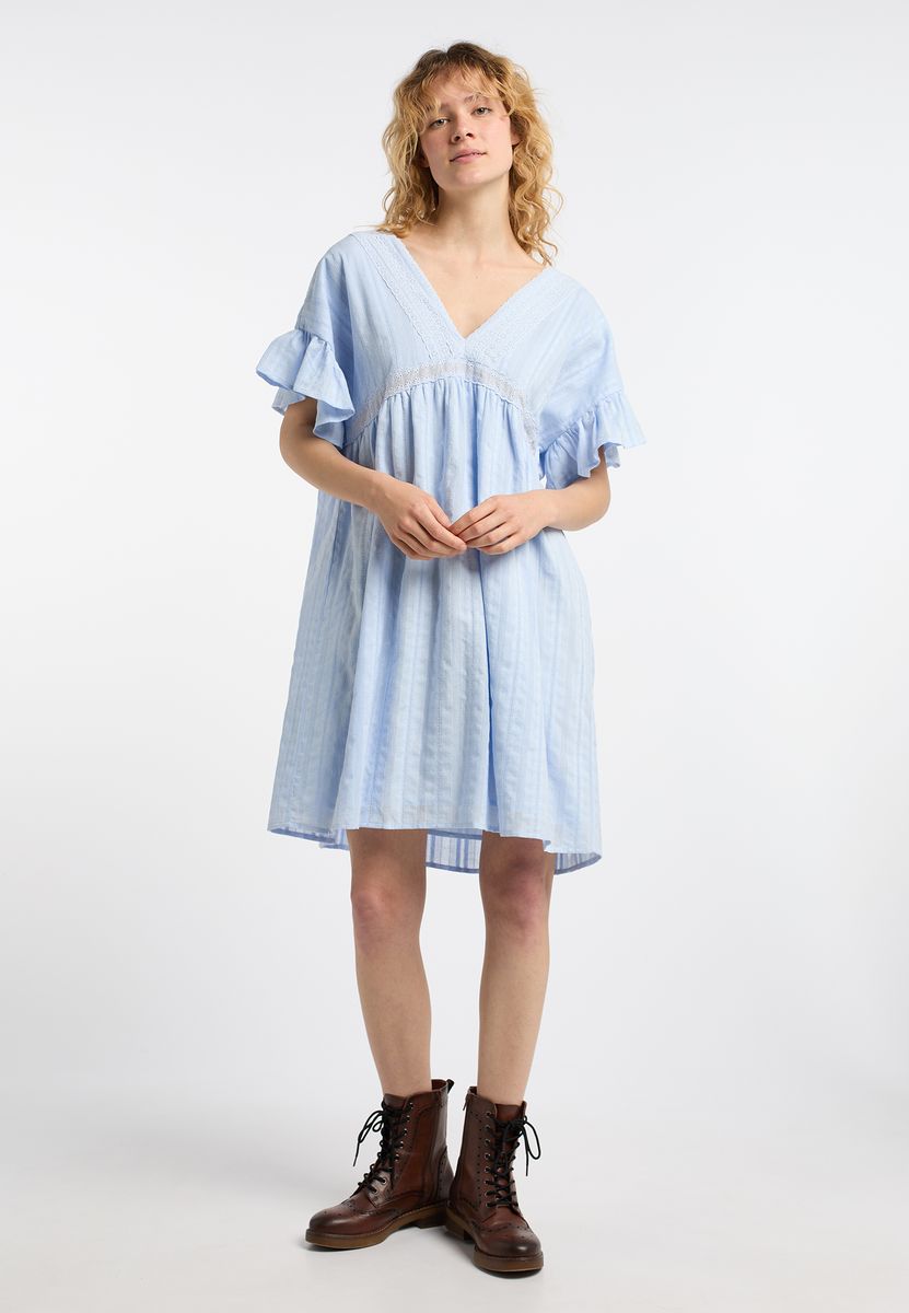 Mini-Kleid mit Lochstickerei und Rüschen