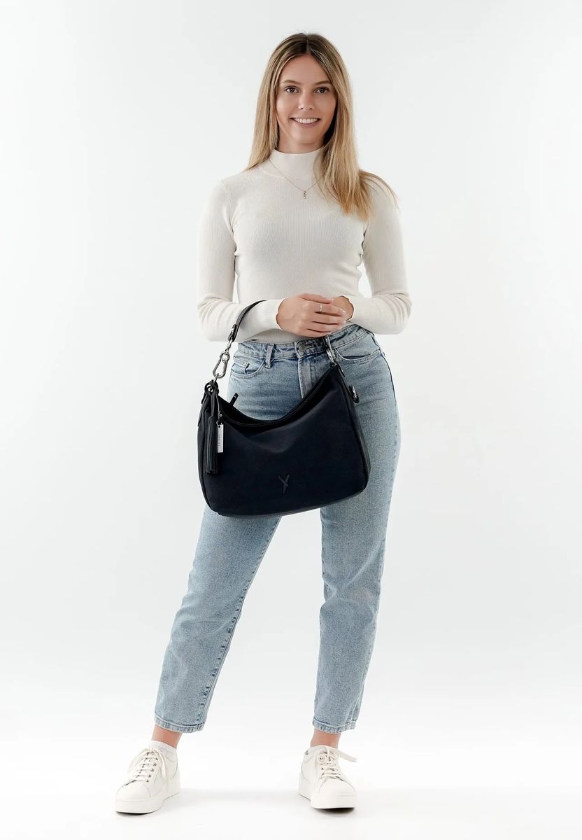 Lässige Beuteltasche mit Quastenanhänger