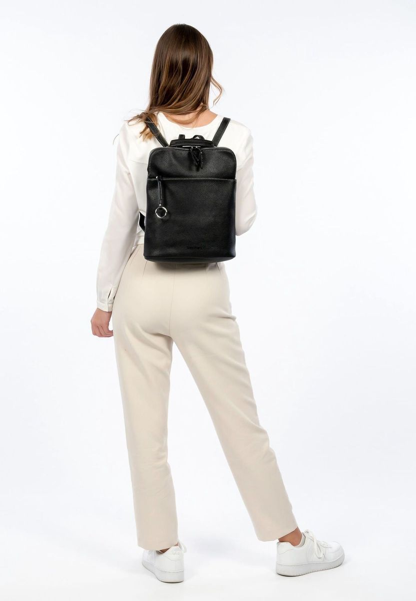 Minimalistischer Rucksack in Lederoptik