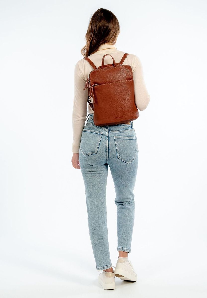 Minimalistischer Rucksack in Lederoptik
