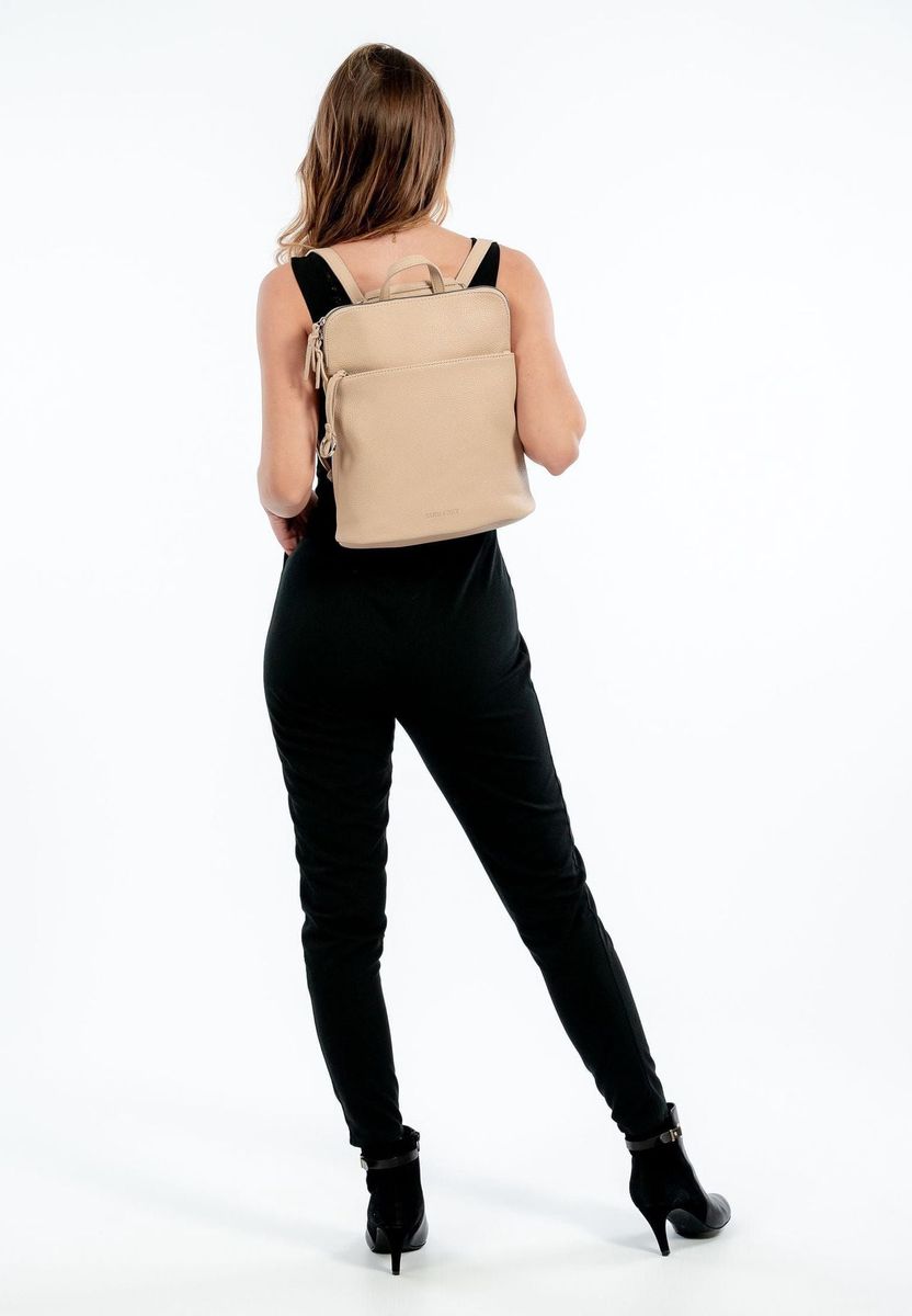 Minimalistischer Rucksack in Lederoptik