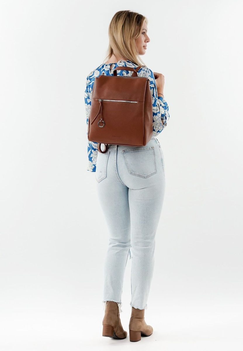 Minimalistischer Rucksack in Lederoptik