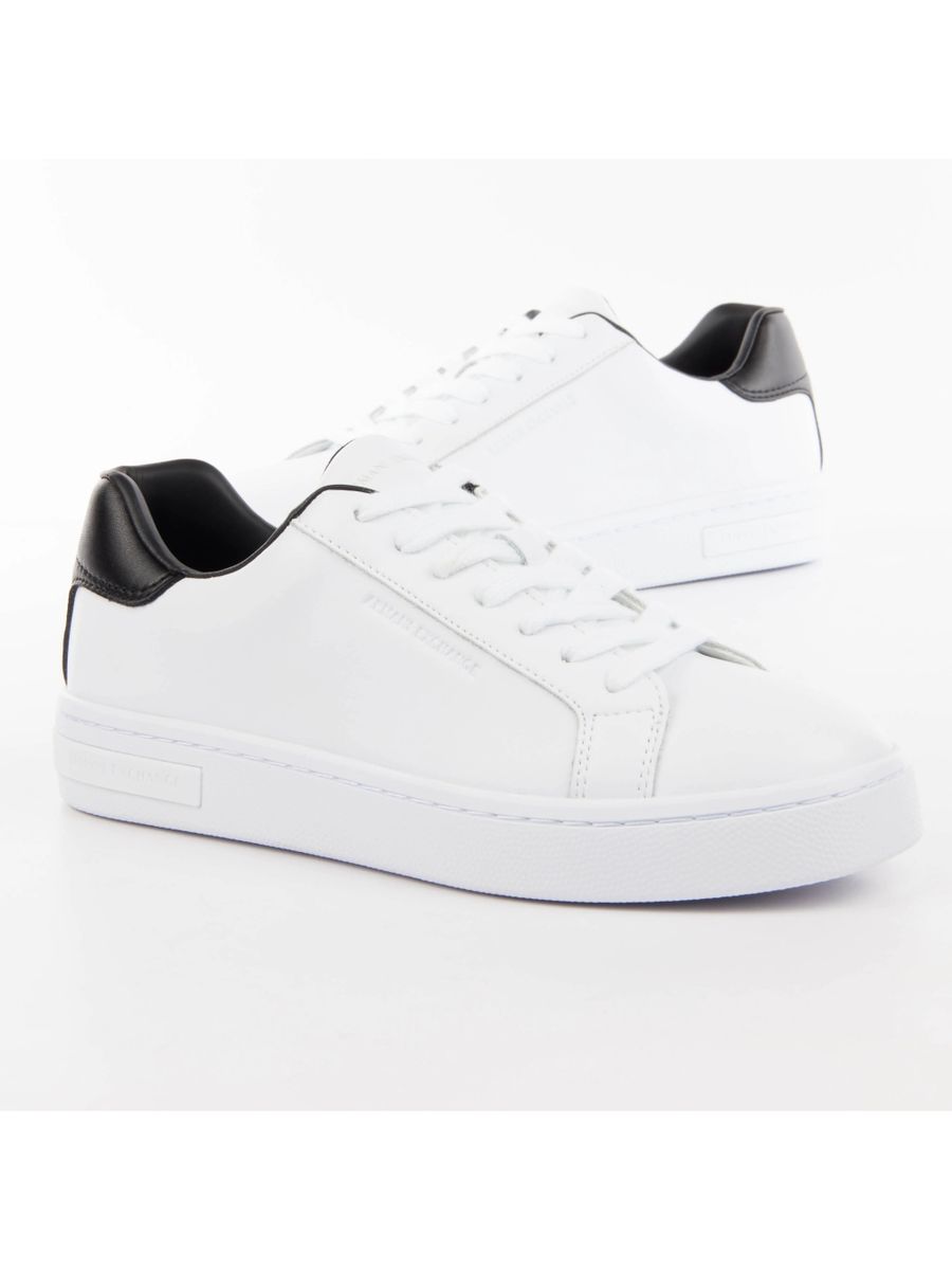 Klassischer Low-Top-Leder-Sneaker