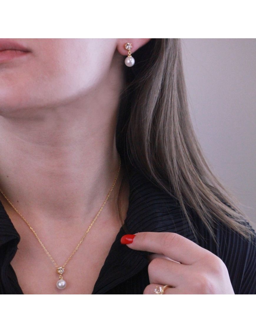 Elegantes Set aus Perlen und Kristallen