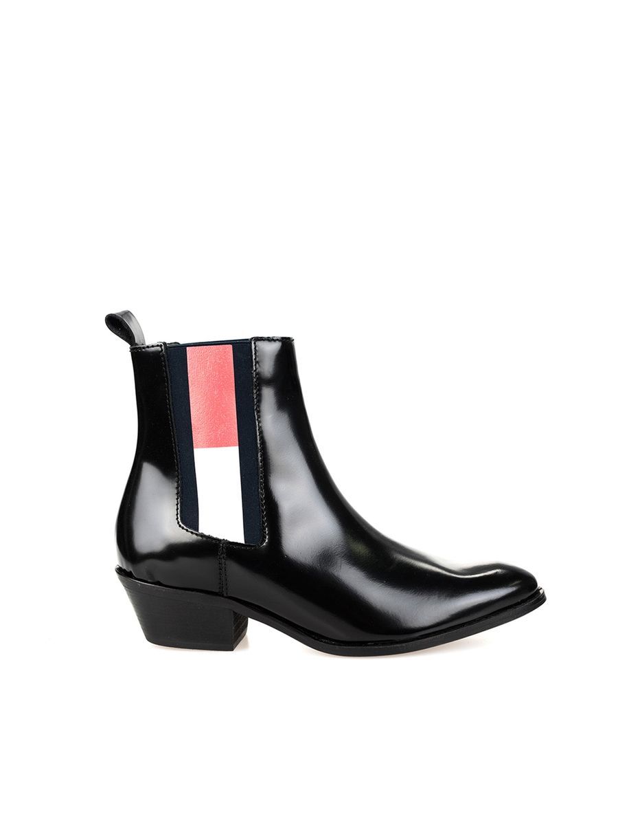 Chelsea-Boots aus Lackleder mit spitzer Kappe