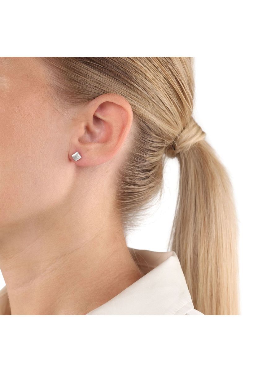 Minimalistische matte quadratische Ohrstecker