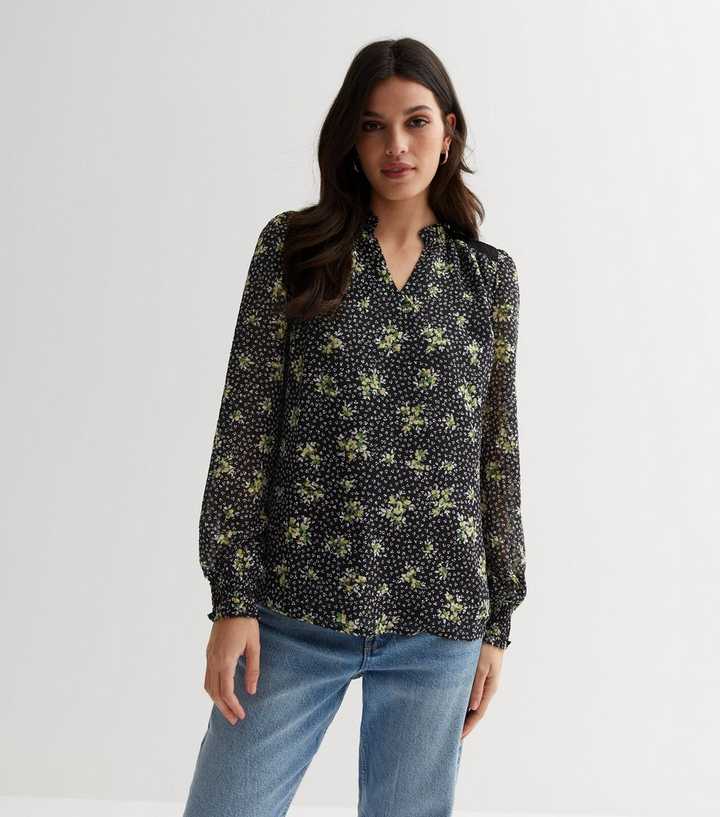 Florale Dobby-Bluse mit Rüschenausschnitt