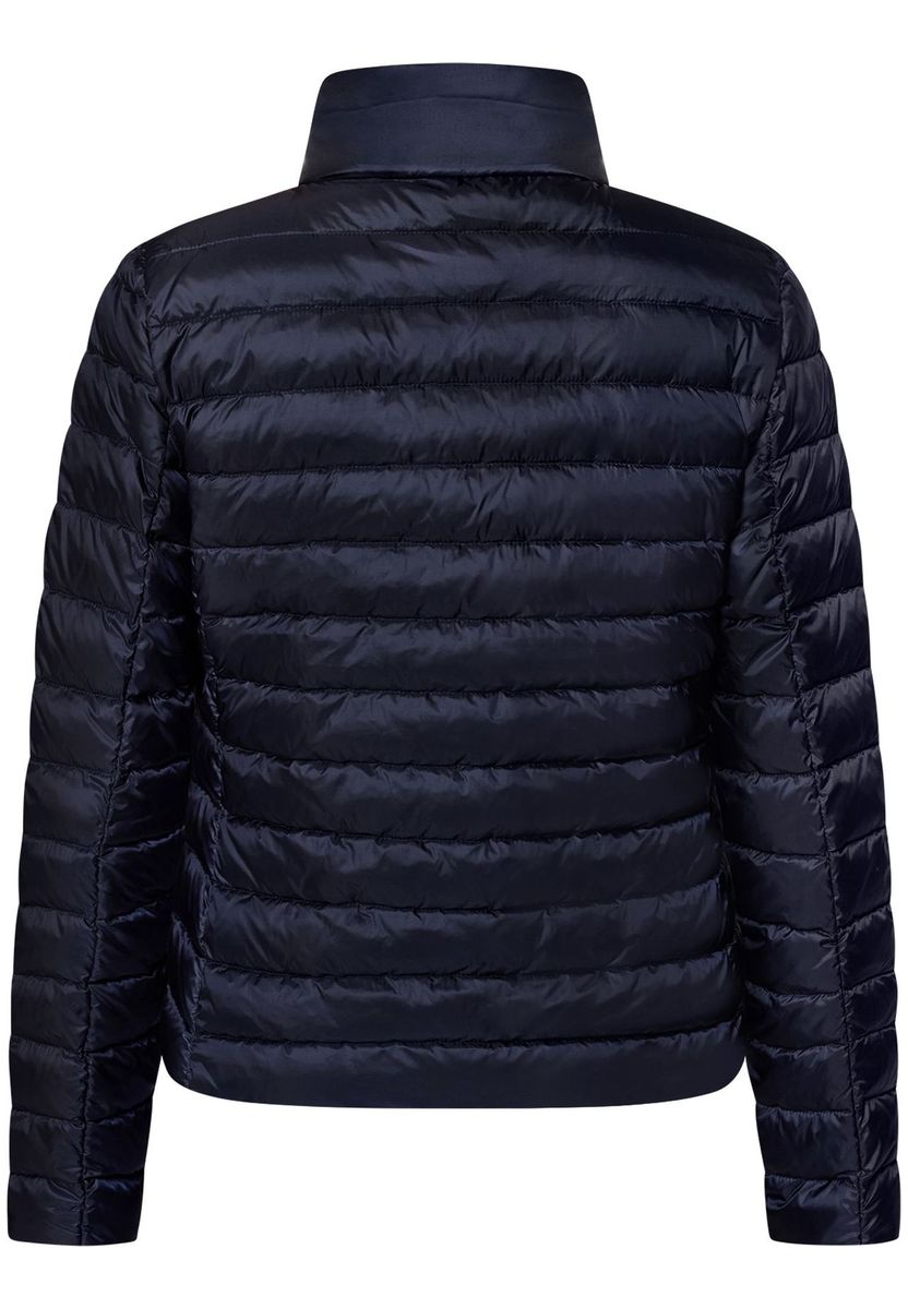 Figurbetonte Steppjacke mit Stehkragen