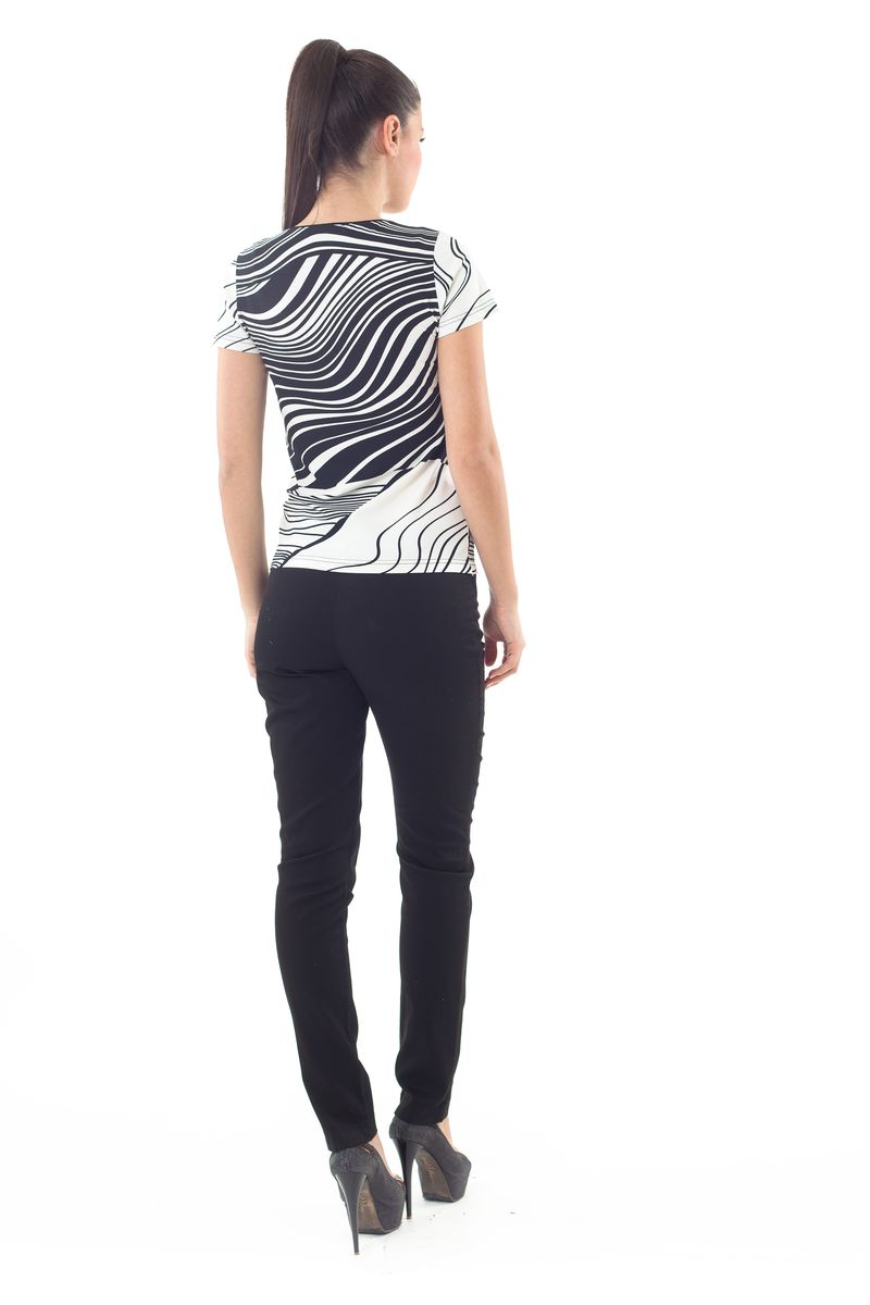 Modernes T-Shirt mit Grafikprint