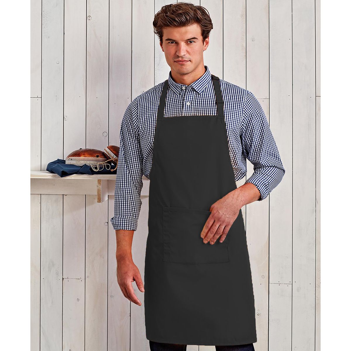 Klassische Latzschürze mit Tasche