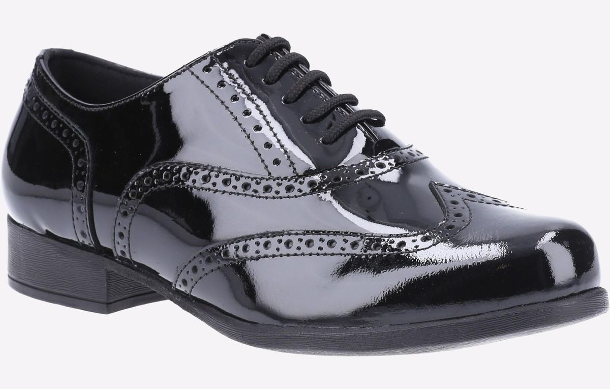 Klassische Flügelkappen-Brogues aus Lackleder
