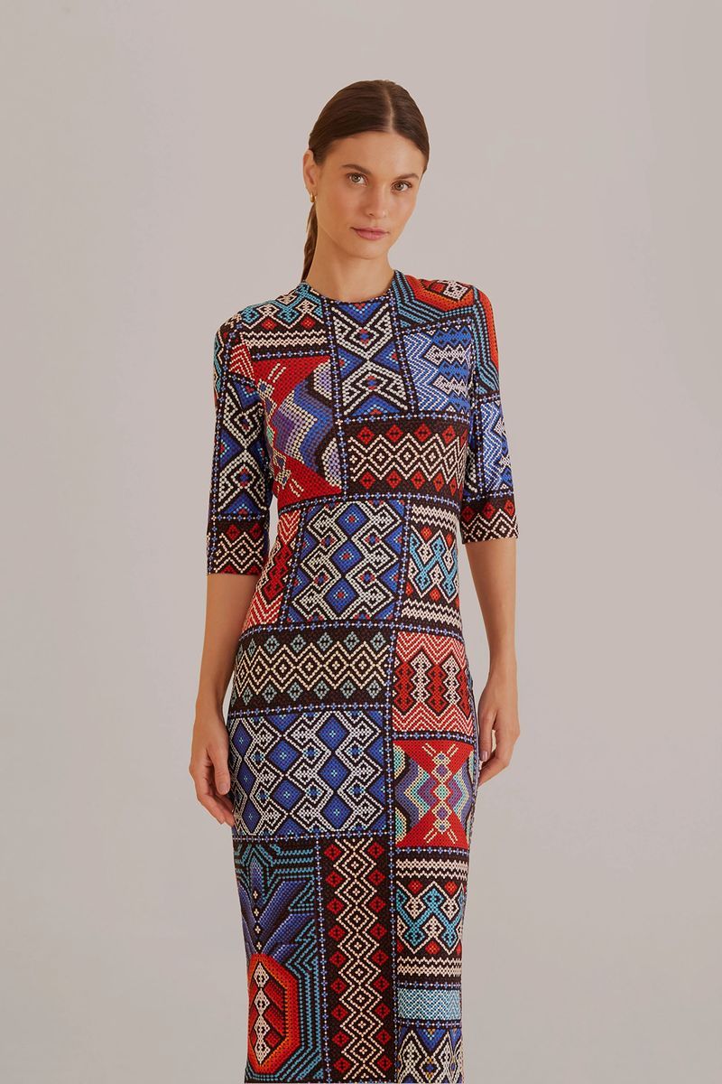 Geometrisches Patchwork-Midi aus Strick
