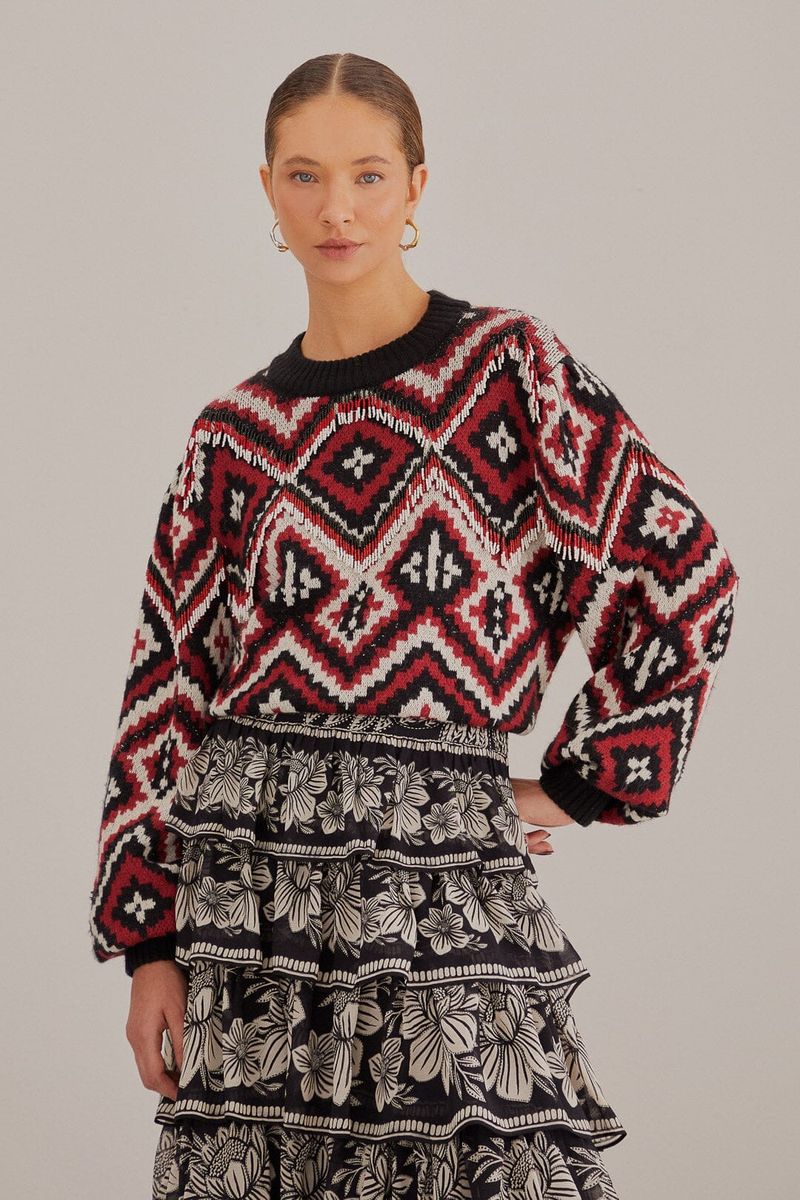 Geometrischer Strickpullover mit Perlen