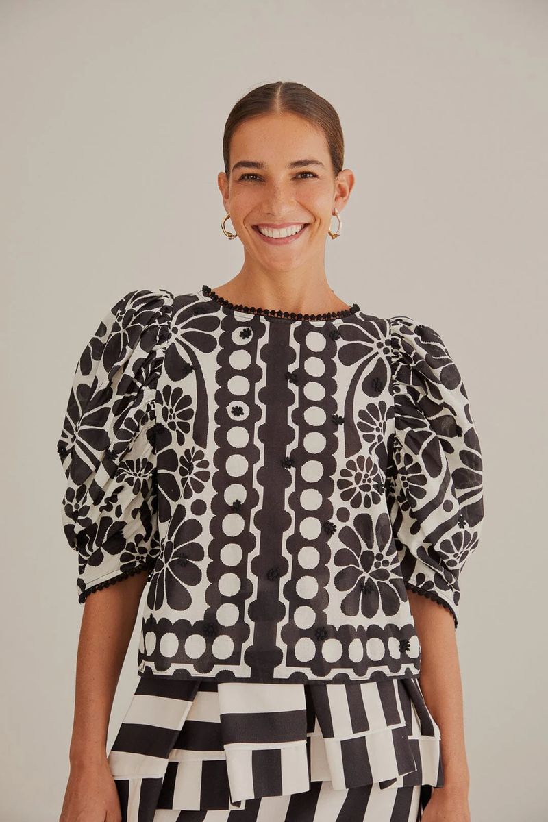Bluse mit Blumenmuster und Puffärmeln