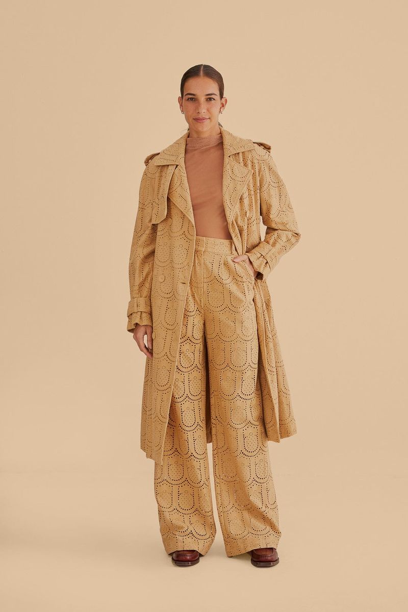 Weit geschnittene Hose mit Ananas-Lochstickerei