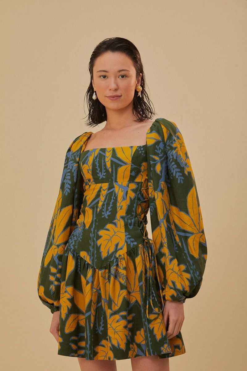 Minikleid mit tropischem Blattmuster