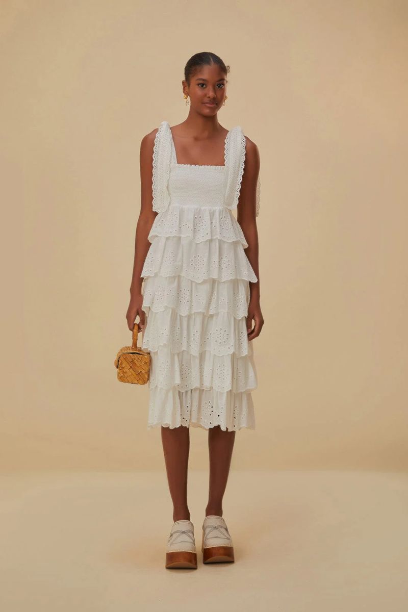 Besticktes Midi-Stufenkleid mit Lochstickerei