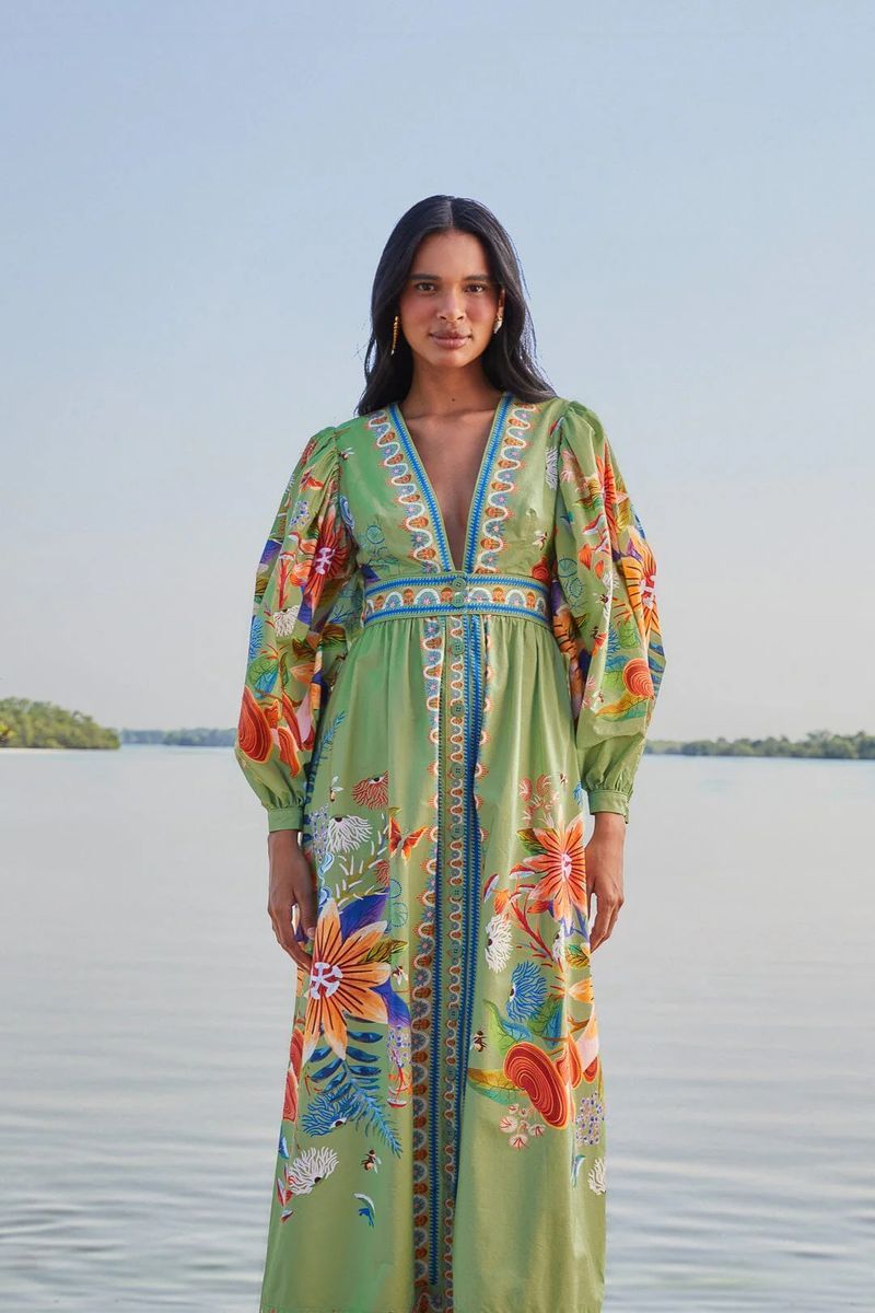Besticktes Maxikleid mit Ballonärmeln