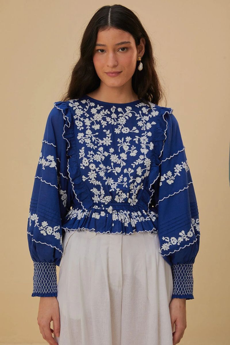 Bestickte Schößchenbluse mit Rüschen