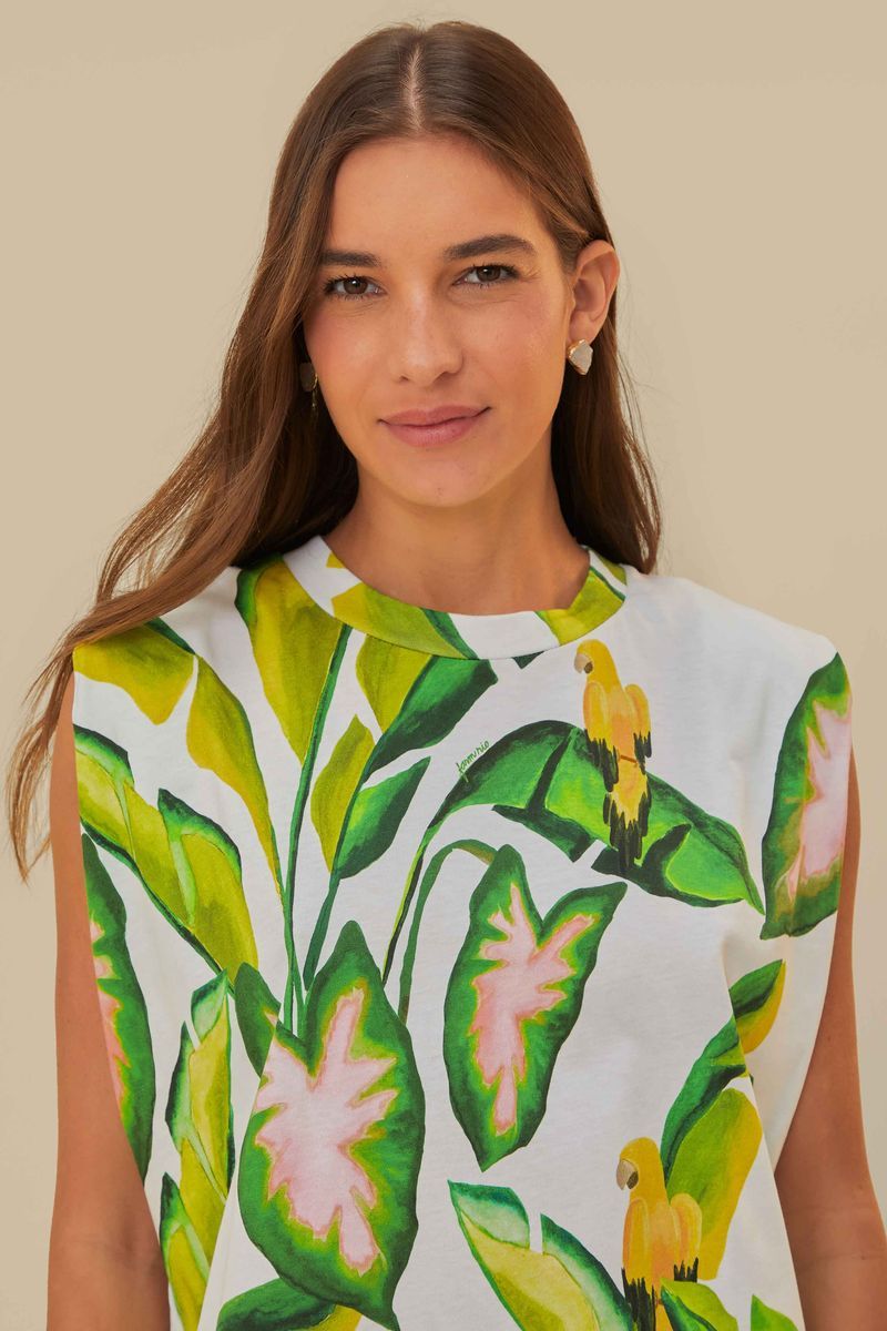 Lebhaftes Muskelshirt mit tropischem Print