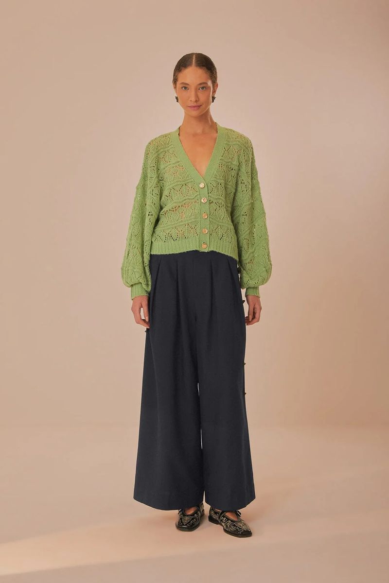 Elegante Weithose mit seitlichen Knöpfen