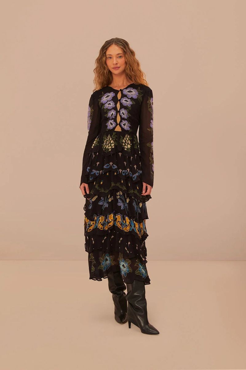 Maxikleid mit Blumenstickerei und Rüschen