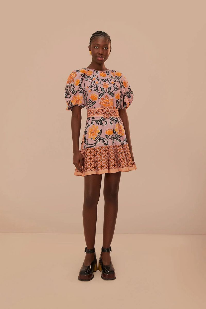 Arabesken-Minikleid mit Blumenmuster