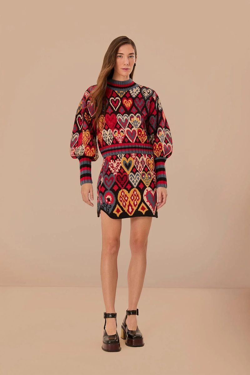 Verspielter Herz-Ikat-Strickmini
