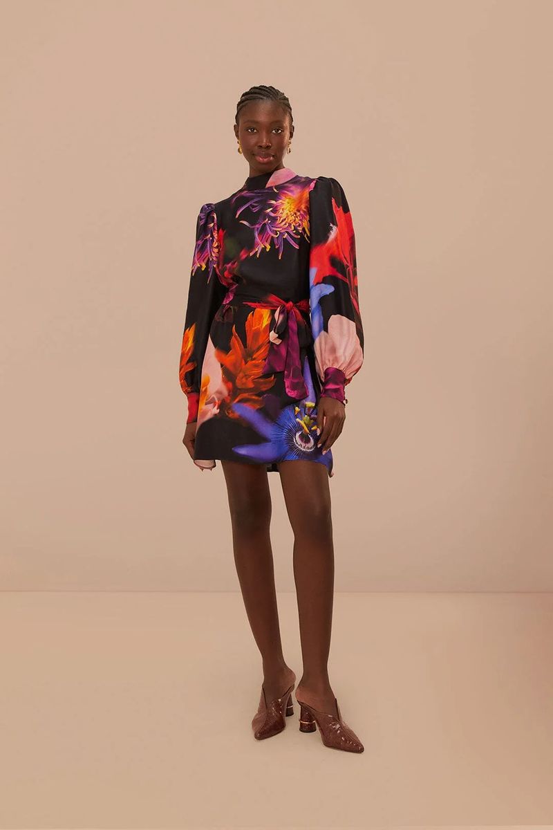 Hochgeschlossenes Minikleid mit Blumenmuster