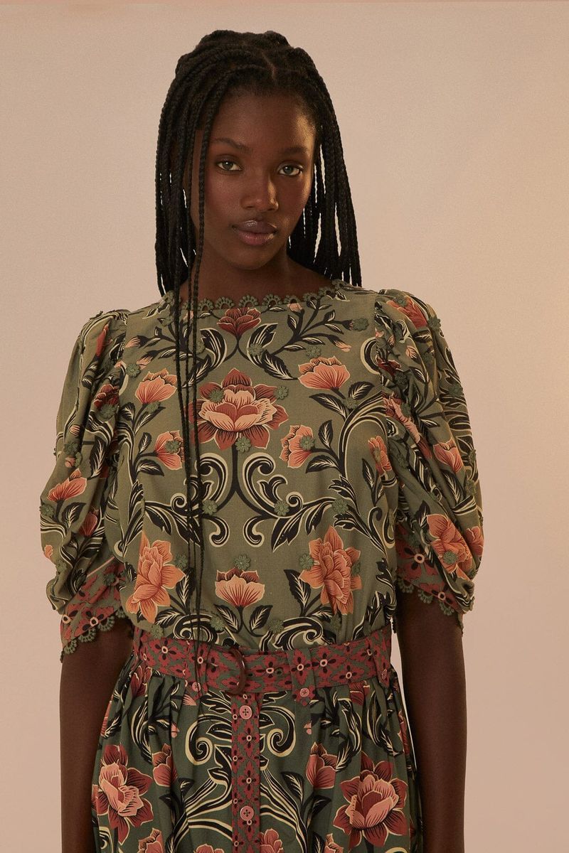 Florale Arabesken-Bluse mit Puffärmeln