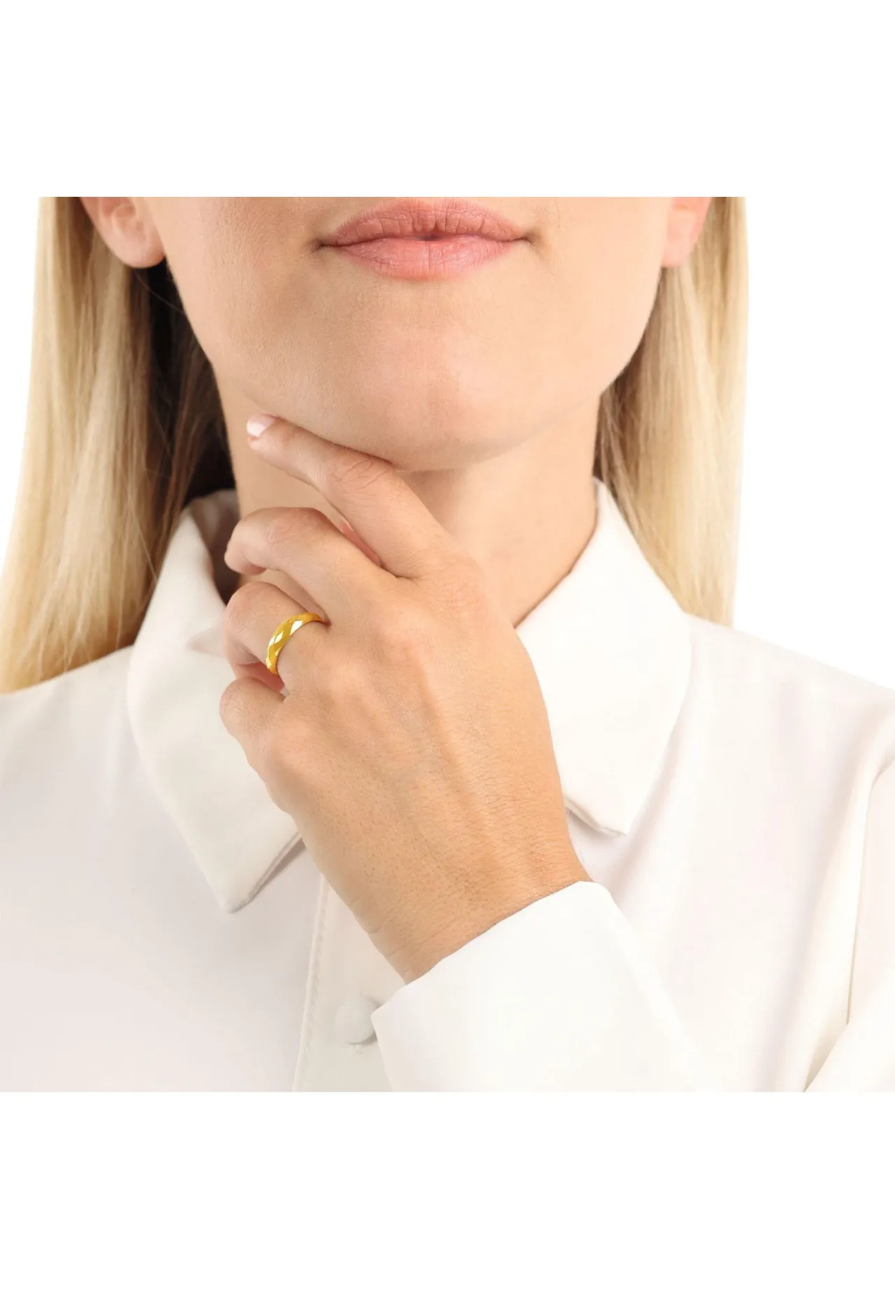 Ring mit geometrischem Facettenschliff