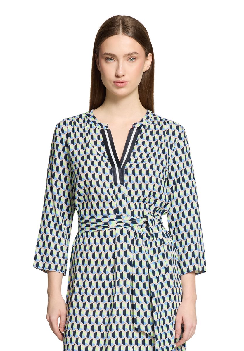 Geometrisches Hemdblusenkleid mit Bindegürtel