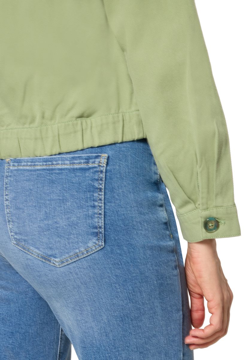 Moderne kurze zweireihige Jacke