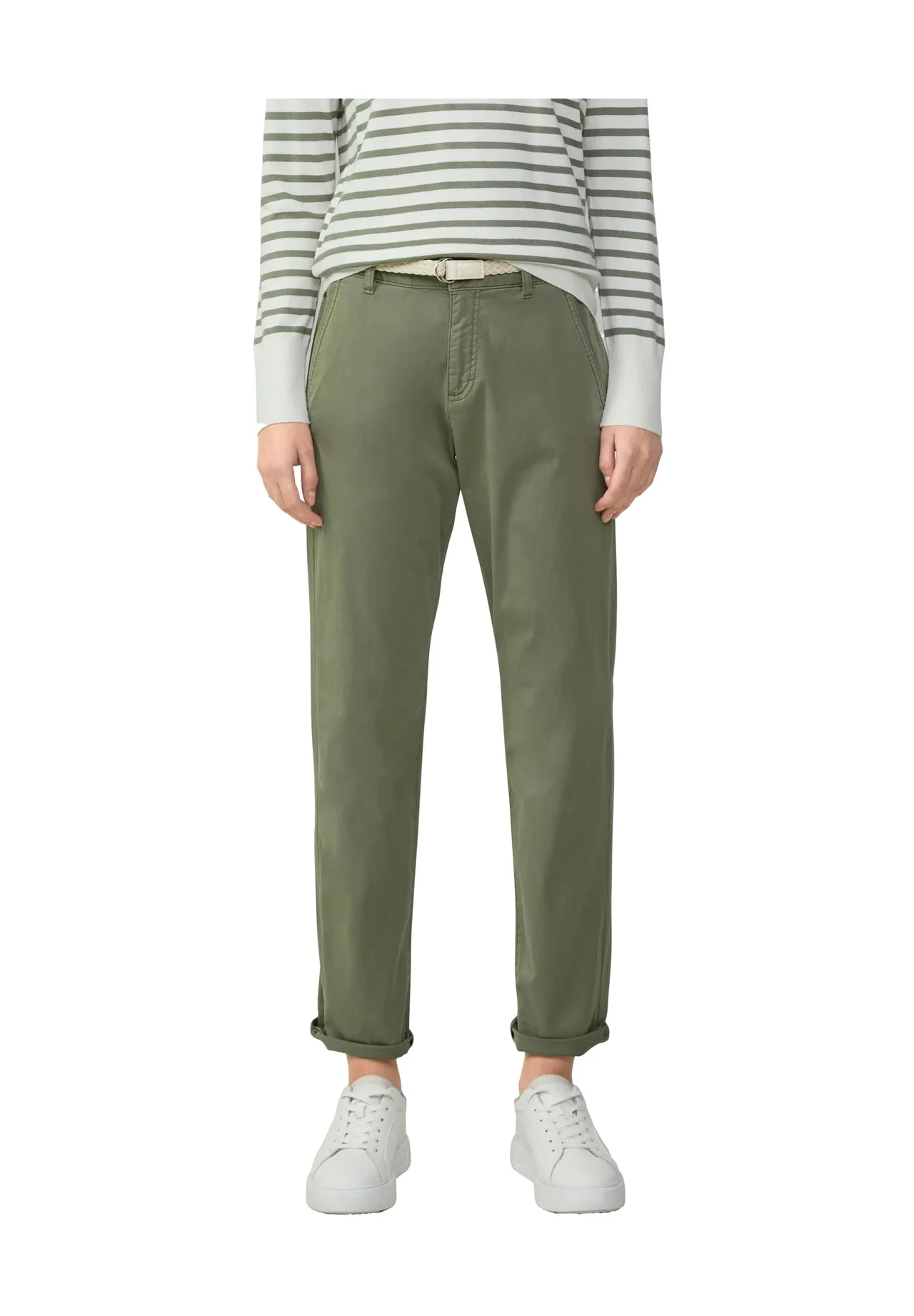 Klassische Mid-Rise Chino mit Gürtel